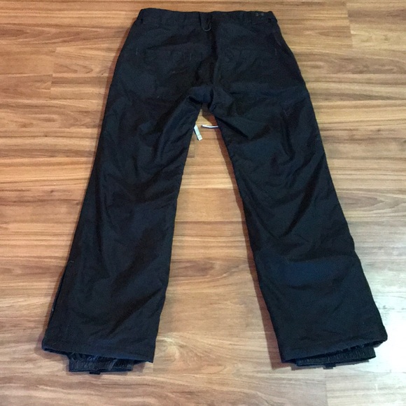 SOLD! Women’s Under Armour snow pants. - Picture 3 of 4